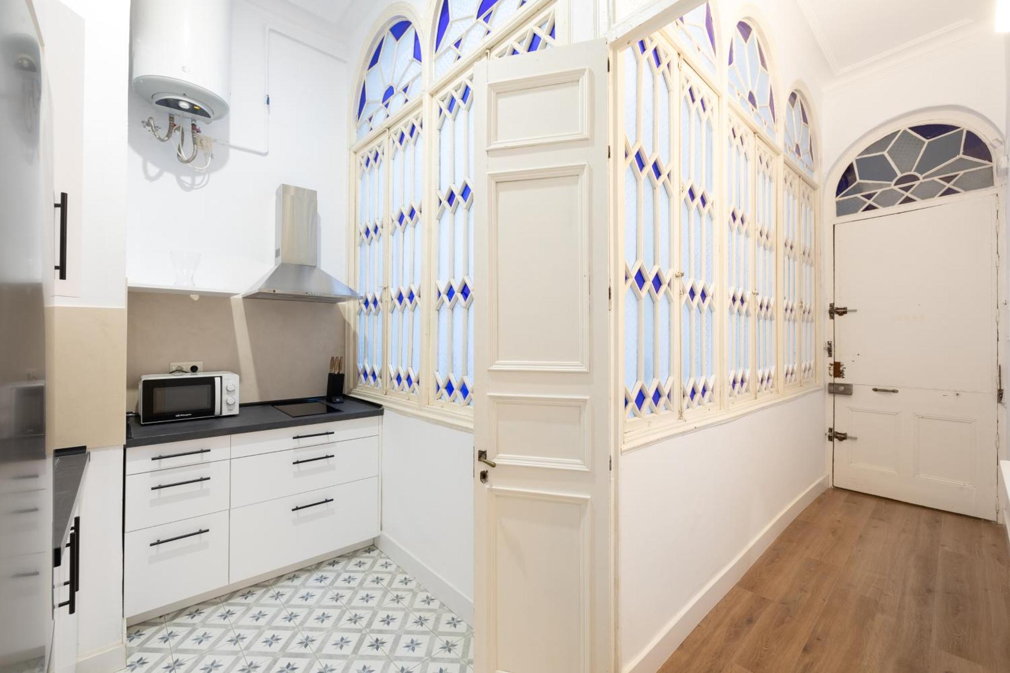 Cozy & Renovated -center Apartament